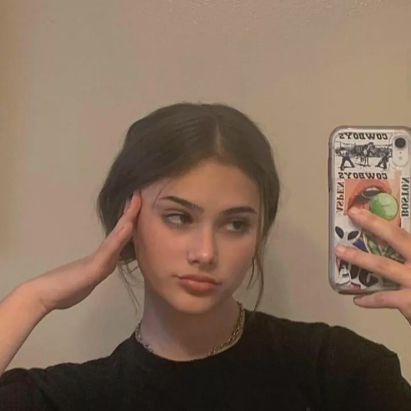 Kaylee Bruce (Kaylee), A responsible young lady