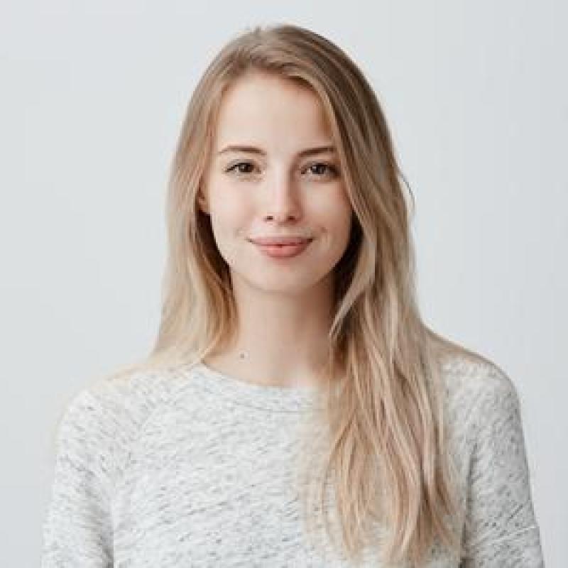 Francesca Dupont (frankie), Jeune femme de 25 ans, seule,...